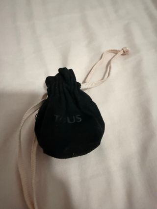 Pulsera cordón morado, plata y perlas