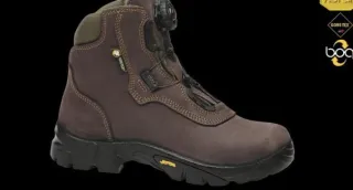 Botas de montaña Gore-Tex marrones
