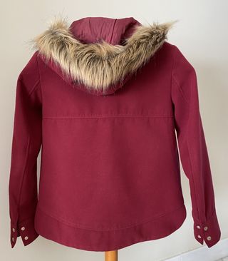 Chaquetón mujer con capucha. Stradivarius. Talla S