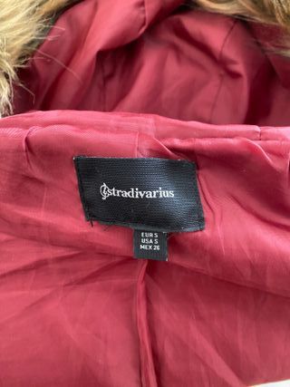 Chaquetón mujer con capucha. Stradivarius. Talla S