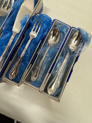 Set cubiertos 54 piezas Dalia Inox 18/8 sin abrir
