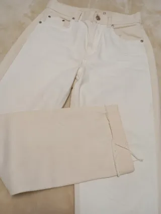 Pantalón vaquero beige y blanco