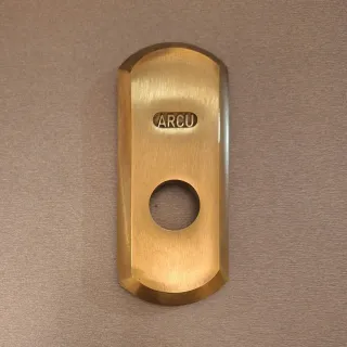 Escudo ARCU AR0016 para perfil suizo