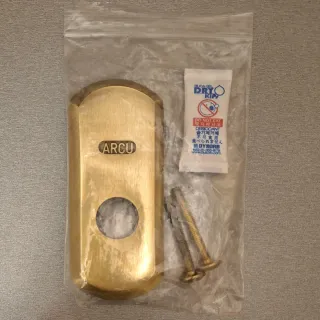 Escudo ARCU AR0016 para perfil suizo