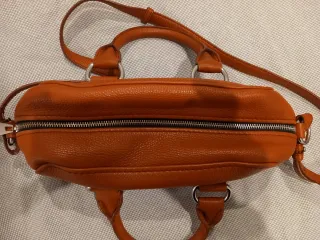 Bolso Bimba y Lola piel 1x30euros  2x50euros