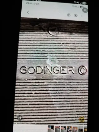 Bandeja metálica plateada