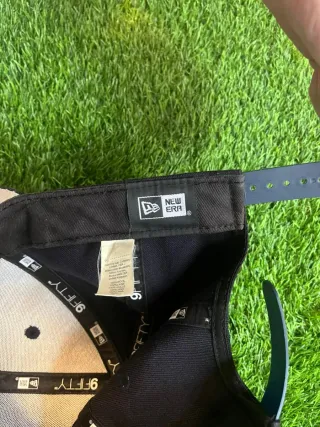 Gorra New Era NY Negra y Dorada