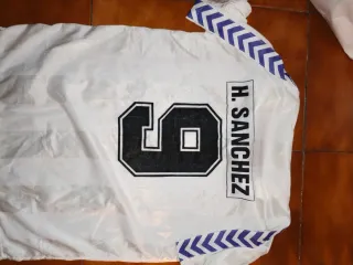 una camiseta del Real Madrid