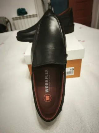 Zapatos Workflex Talla 40, ideales para trabajo
