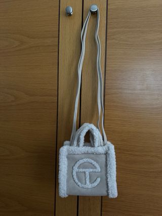 Bolso UGG x Telfar Beige