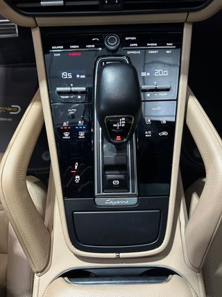 Porsche Cayenne 2021