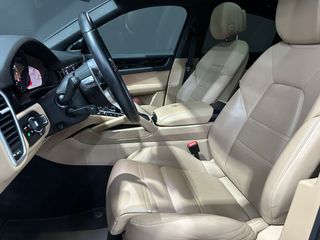 Porsche Cayenne 2021