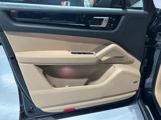 Porsche Cayenne 2021