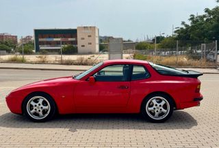 PORSCHE 944 TURBO