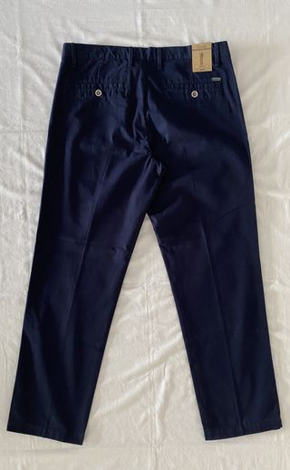 Pantalón chino. DUSTIN. Talla 44. NUEVO