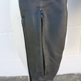 Mono de moto SUOMY gris y blanco