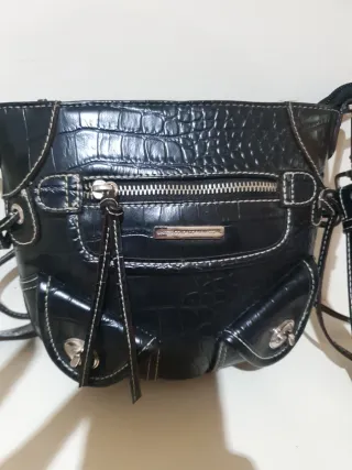 Borsa tracolla nera effetto coccodrillo