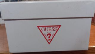 CAJA DE ZAPATOS GUESS - NUMERO 41