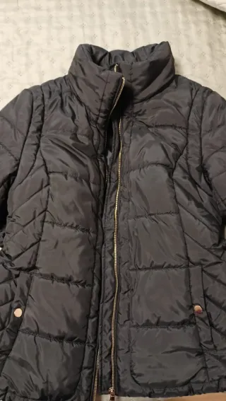 Chaqueta acolchada negra mujer