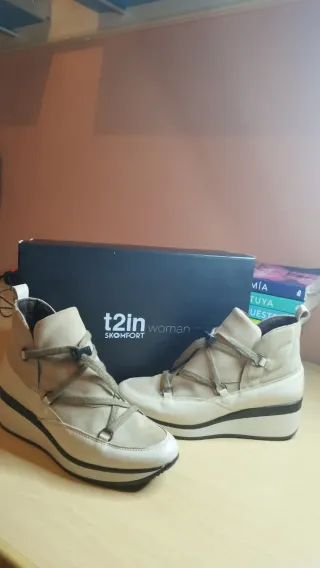Botines t2in SKOMFORT beige y blanco