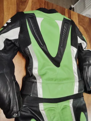 Mono de moto SUOMY verde y negro