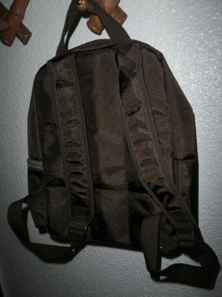 MOCHILA UNISEX COLOR MARRON A ESTRENAR