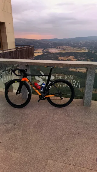 Bicicleta Giant Propel Negra/Naranja