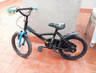 Bicicleta infantil BTWIN.