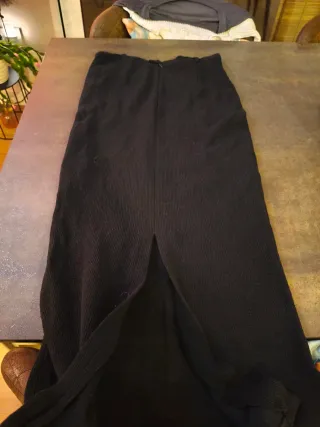 Falda tubo larga negra