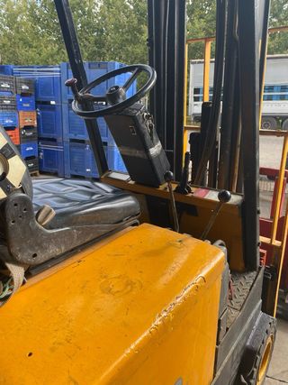 Carretilla Hyster 1500kg eleva 4.5m