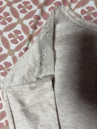 Jersey fino con detalles de encaje