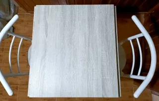 Mesa extensible efecto madera gris