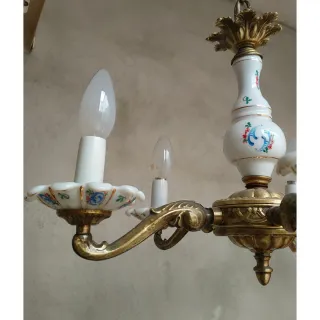 Lámpara araña porcelana y bronce dorado