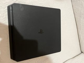 PS4 (PlayStation 4) Negra + 5 Juegos