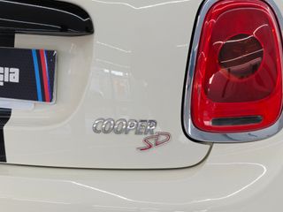 MINI Mini Cooper SD con techo y CarPlay