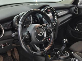 MINI Mini Cooper SD con techo y CarPlay