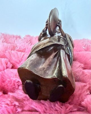 Escultura Monje Tibetano con Platillos Veronese