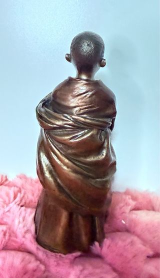 Escultura Monje Tibetano con Platillos Veronese