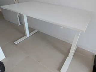 Escritorio elevable Ikea TROTTEN blanco