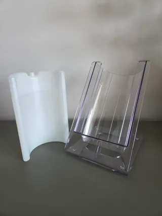 Porta riviste trasparente con bordi viola