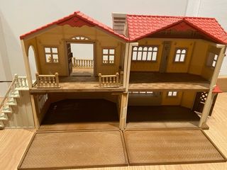 Casa Sylvanian Families con Gatos y Mobiliario