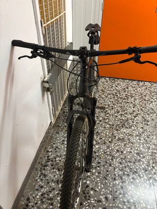 Bicicleta de Montaña BH Negra modelo de expert