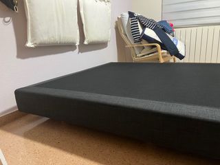 Base tapizada 150x190 impecable – urge retirar