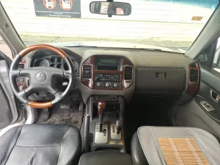 Mitsubishi Montero 2003