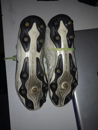 Botas de fútbol Puma Talla 42.5