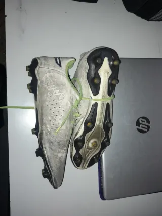 Botas de fútbol Puma Talla 42.5