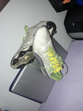 Botas de fútbol Puma Talla 42.5