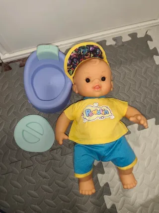Muñeco Pedolín Bebé con Pijama y Orinal