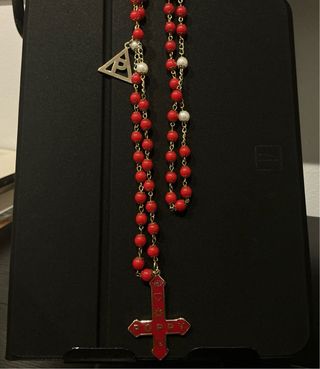 Rosario – Poppy Church Red Rosary Am I a Girl