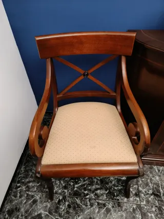 4 Sillas, 2 Sillones y Mesa Auxiliar